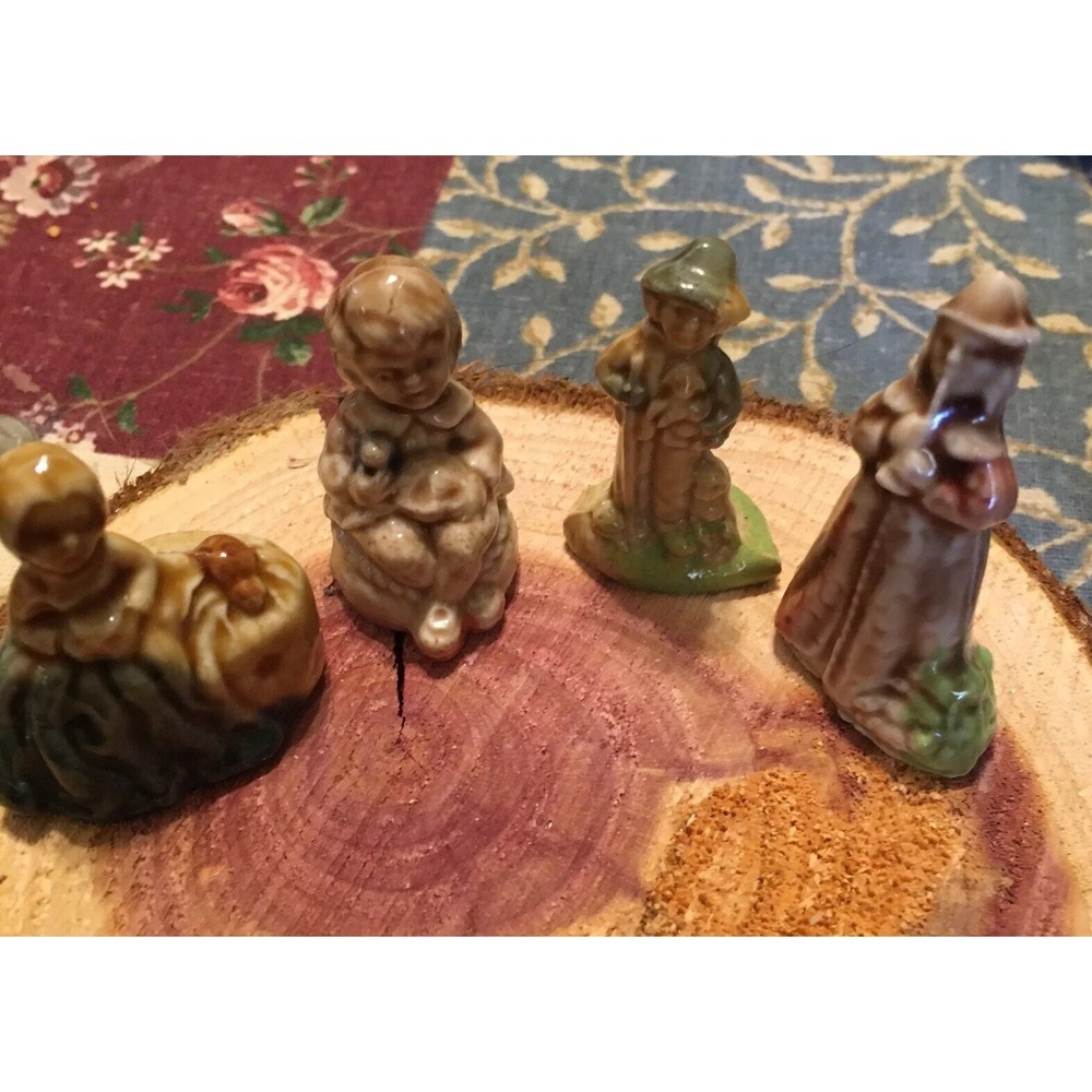 Vintage Wade Whimsies Red Rose Tea Nursery Rhyme Characters Lot